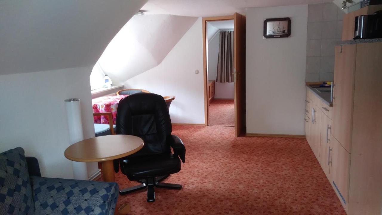 Urlaub Bei Hauenstein Apartamento Born Exterior foto