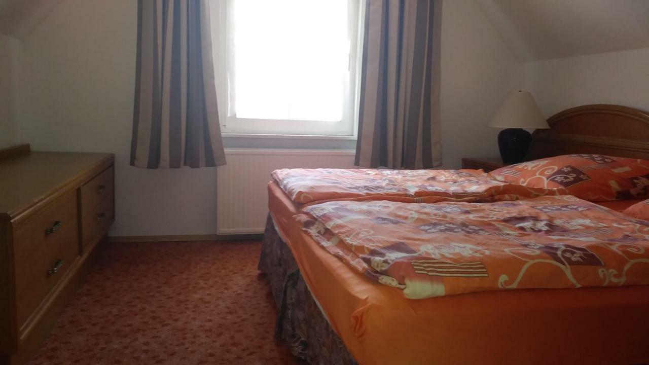 Urlaub Bei Hauenstein Apartamento Born Exterior foto